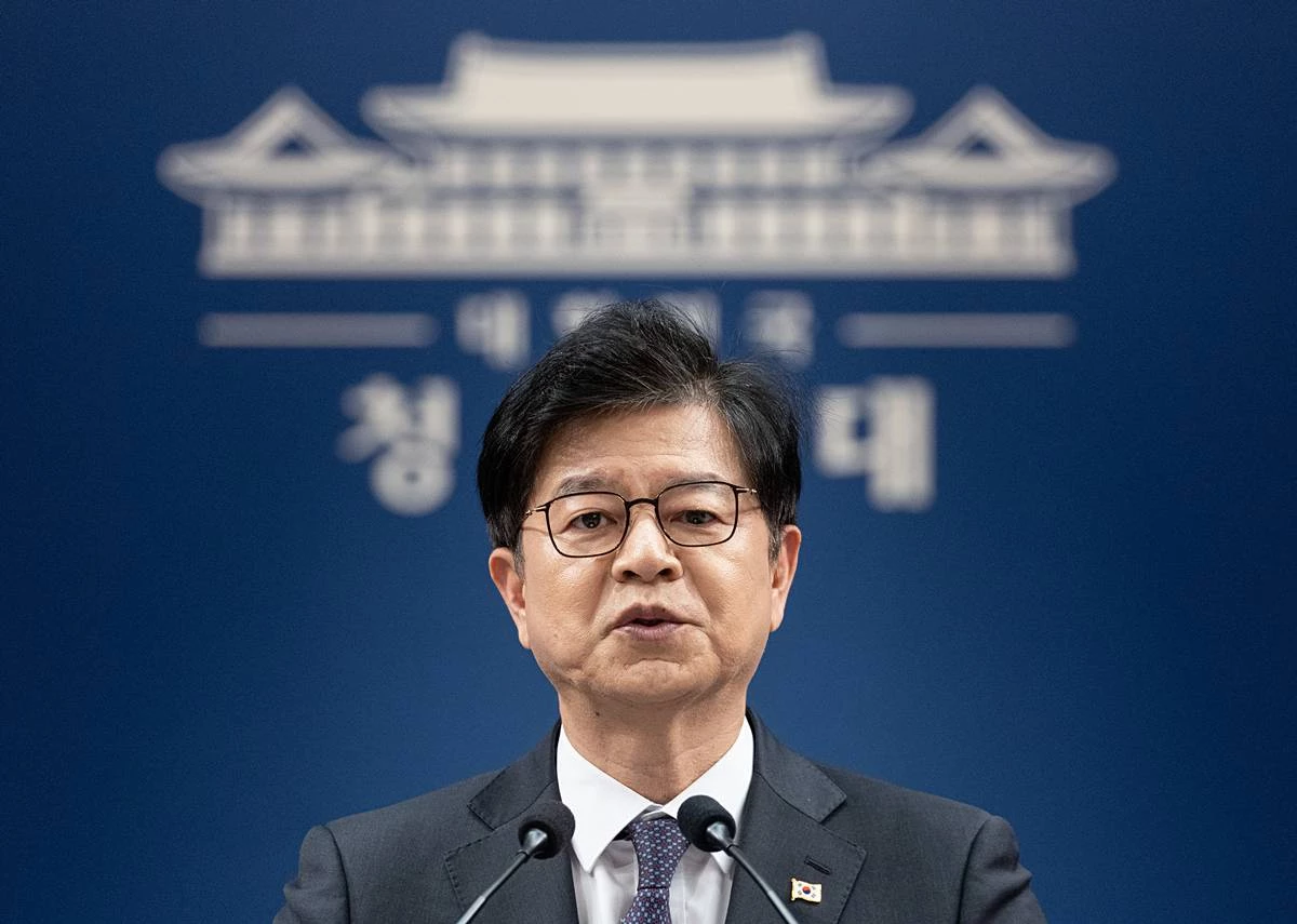 성기홍 홍보소통수석이 지난 1일 청와대 춘추관에서 인사 관련 브리핑을 하고 있다 / 뉴스1