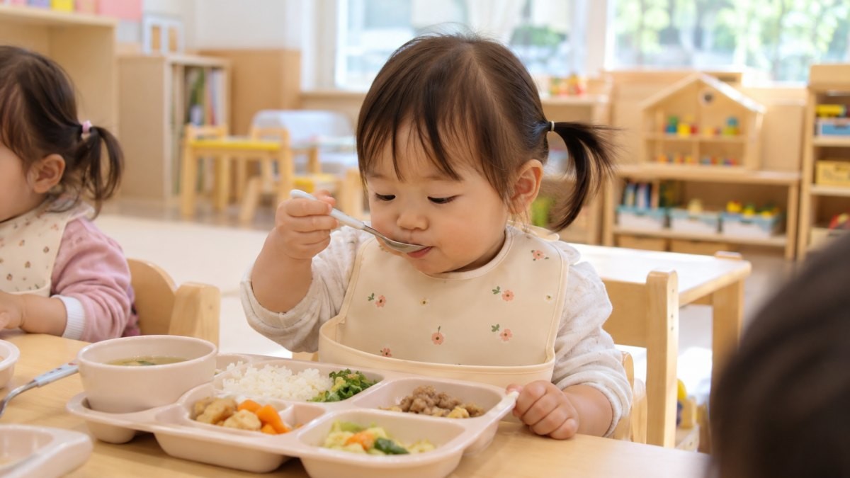 급식 먹는 아이. 기사 이해를 돕기 위해 AI툴로 생성한 자료사진.