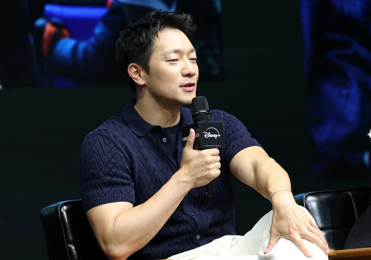 배우 손석구가 지난해 서울 종로구 JW 메리어트 동대문 스퀘어 서울에서 열린 디즈니+ 오리지널 시리즈 '나인 퍼즐' 제작발표회에서 인사말을 하고 있다. / 뉴스1