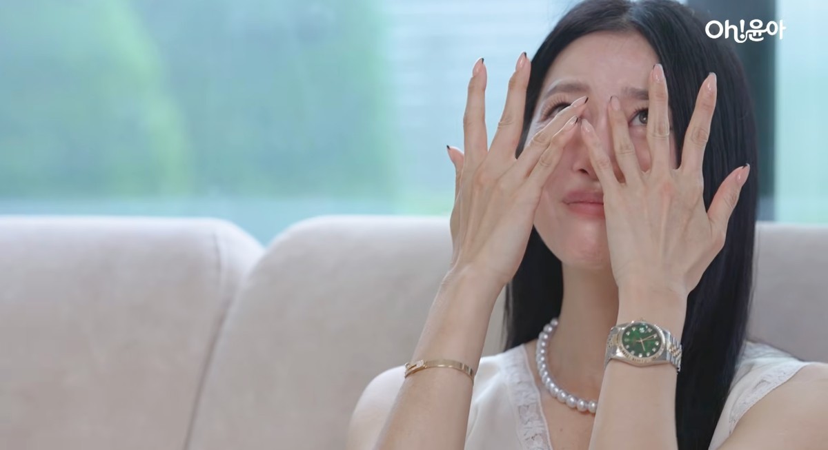 재혼 소식을 전하며 눈물을 보인 오윤아 / 유튜브 'Oh!윤아'