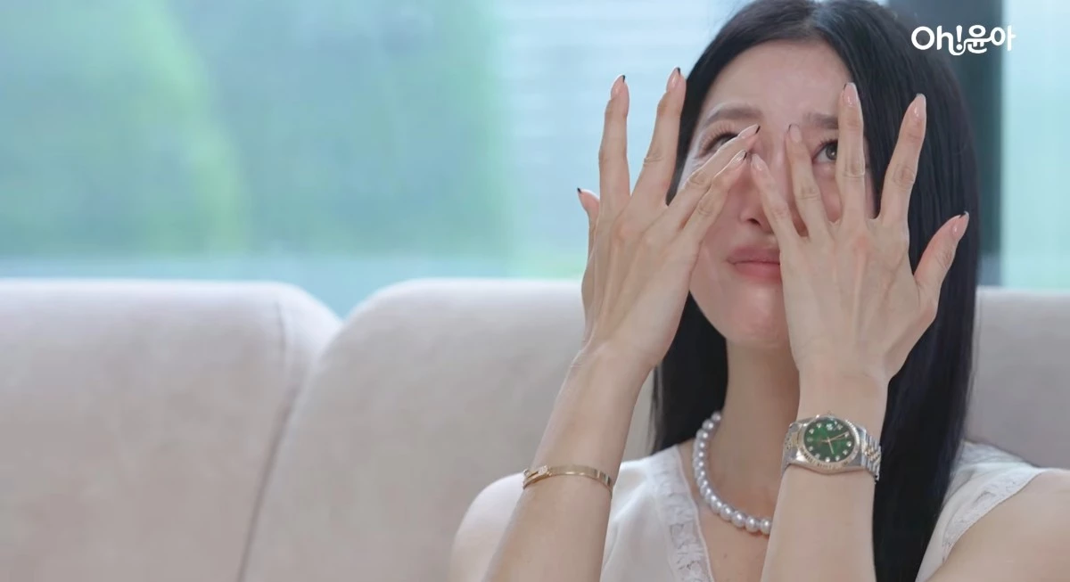 재혼 소식을 전하며 눈물을 보인 오윤아 / 유튜브 'Oh!윤아'