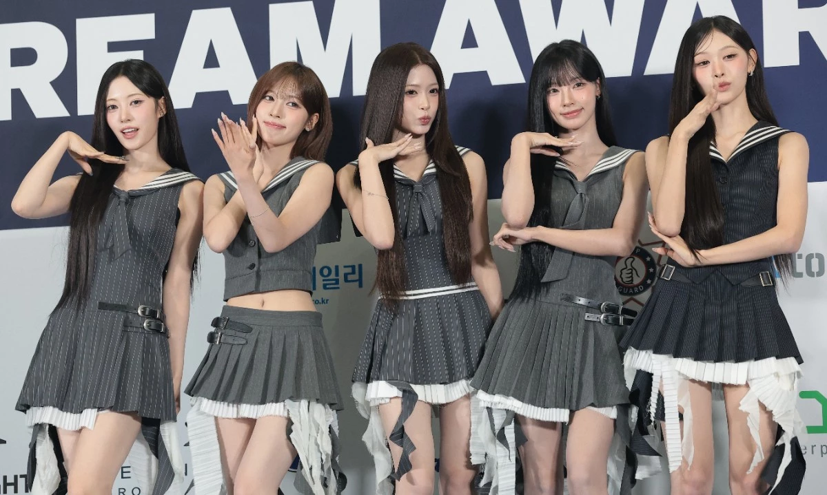 리센느 리브(왼쪽부터)와 메이, 제나, 원이, 미나미가 8월 27일 오후 경기도 고양시 일산서구 킨텍스에서 열린 ‘2026 케이 월드 드림 어워즈(2026 KWDA)’ 시상식에서 포즈를 취하고 있다. / 뉴스1