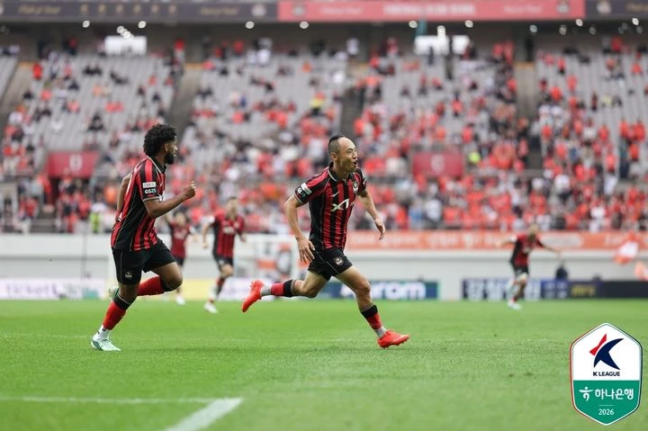 FC서울이 득점 세리머니를 함께하고 있다. / 한국프로축구연맹