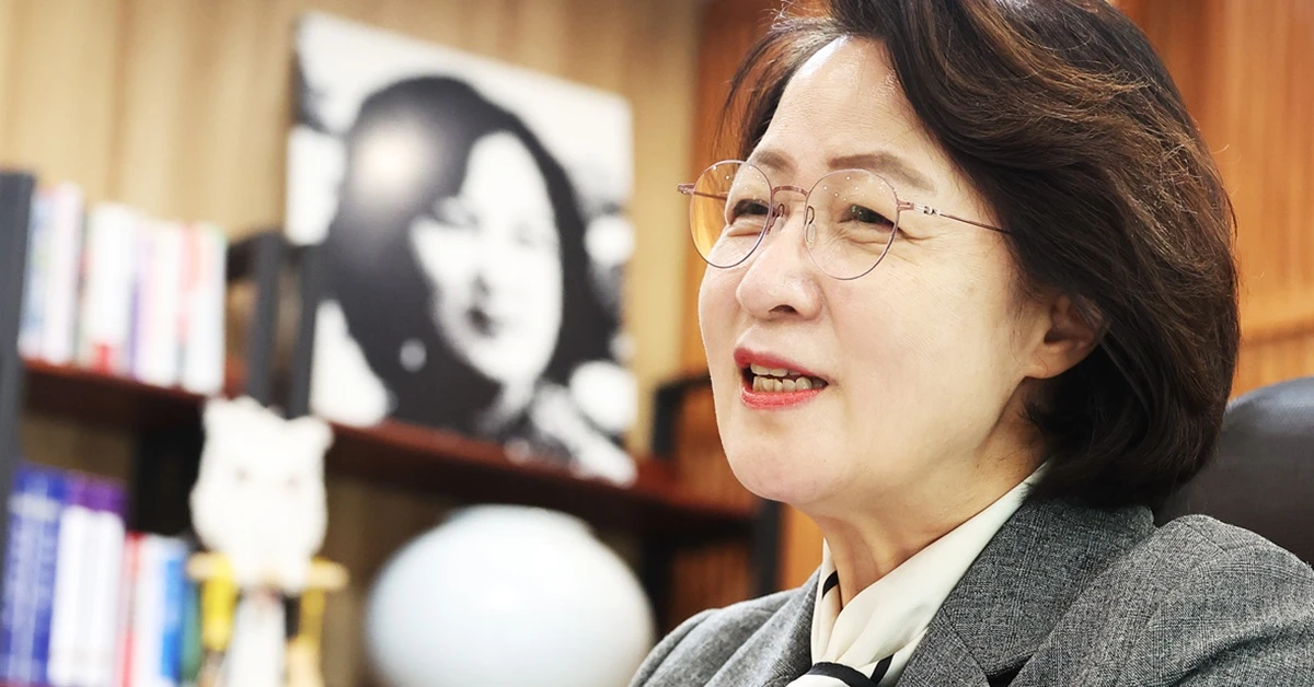 추미애 경기도지사가 지난 23일 경기도 수원시 경기도청 집무실에서 연합뉴스와 인터뷰하고 있다. / 연합뉴스