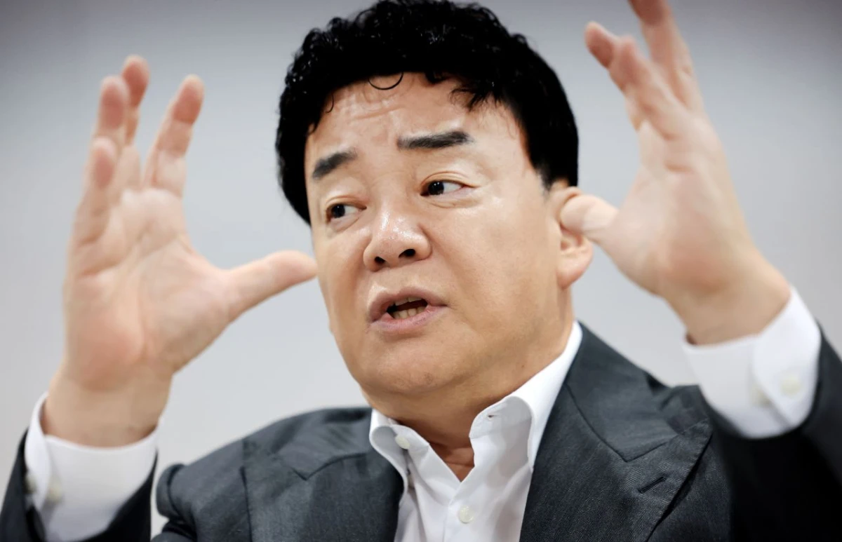 백종원 더본코리아 대표가 지난 3월 31일 서울 서초구 더본코리아별관에서 열린 기자간담회에서 취재진 질문에 답변하고 있다. / 뉴스1