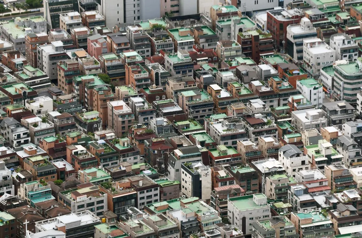 서울 송파구 롯데월드타워에서 바라본 빌라 단지. / 뉴스1