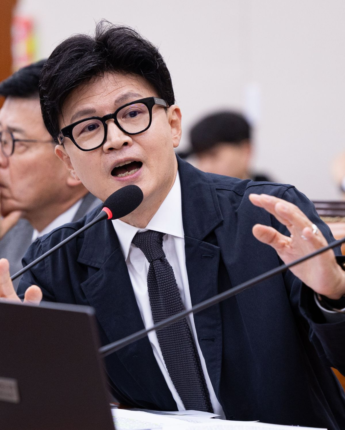 한동훈 무소속 의원이 지난 6일 서울 여의도 국회에서 열린 외교통일위원회의 외교부 등에 대한 국정감사에서 조현 외교부 장관에게 질의하고 있다. / 뉴스1