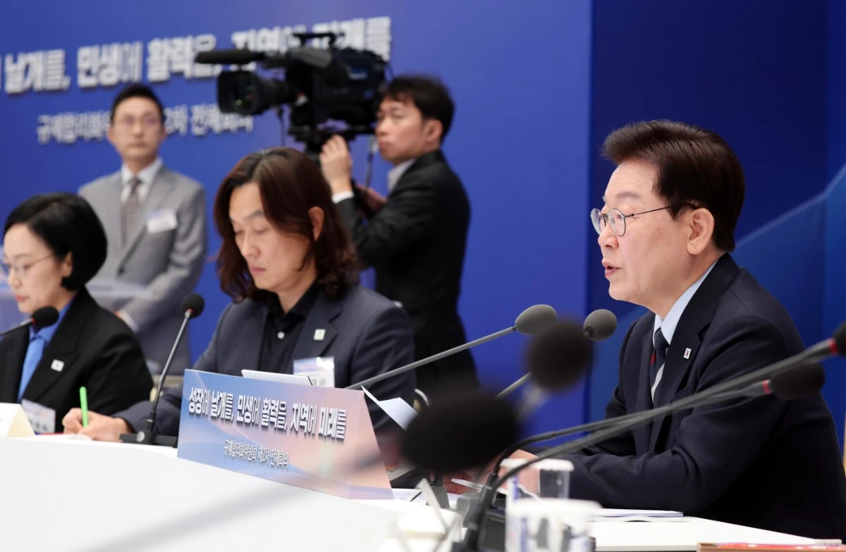 이재명 대통령이 23일 청와대 영빈관에서 열린 규제합리화위원회 제2차 전체회의에서 모두 발언을 하고 있다. /뉴스1