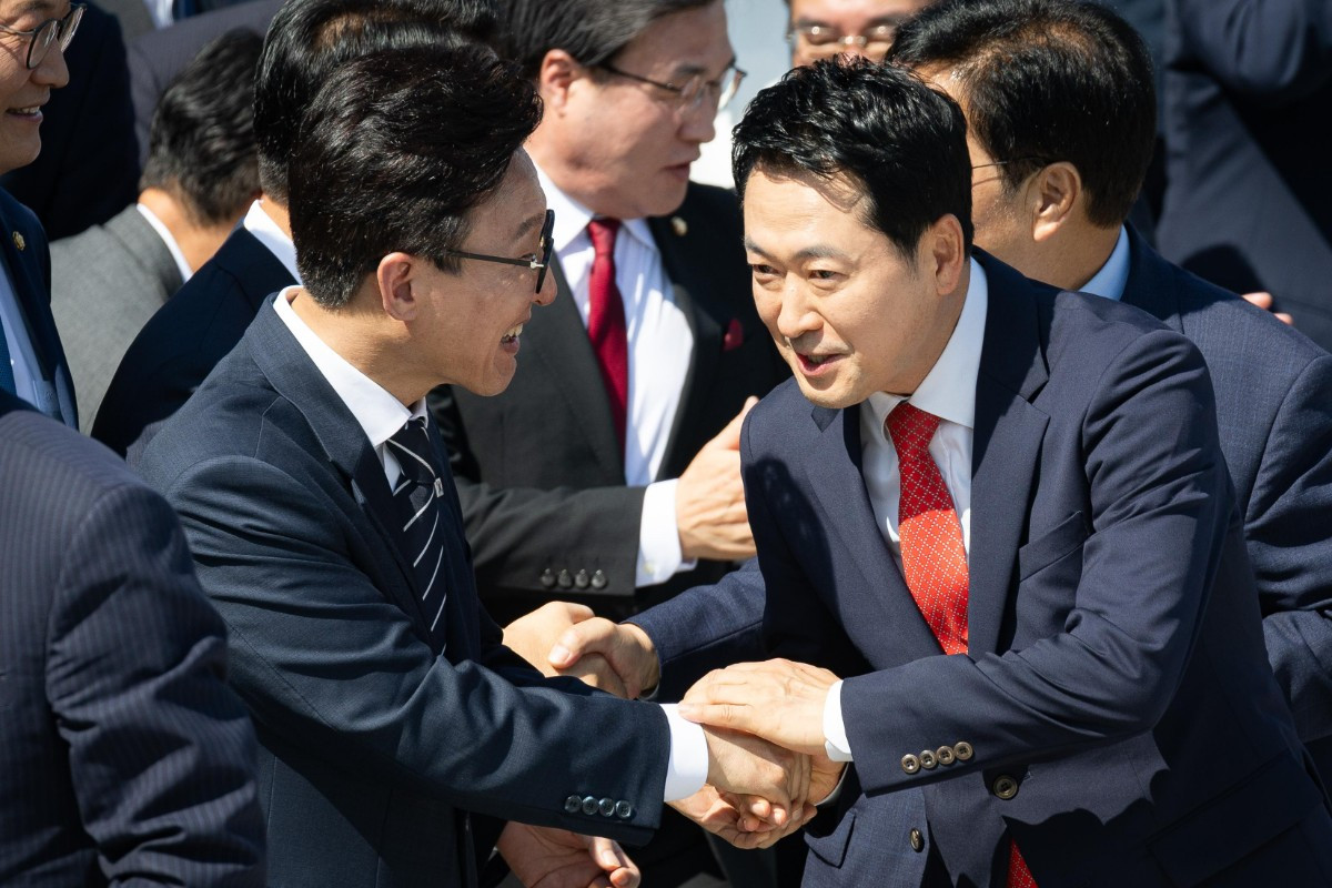 1003명에게 어떤 정당을 지지하는지 물었더니 이런 결과 나왔다