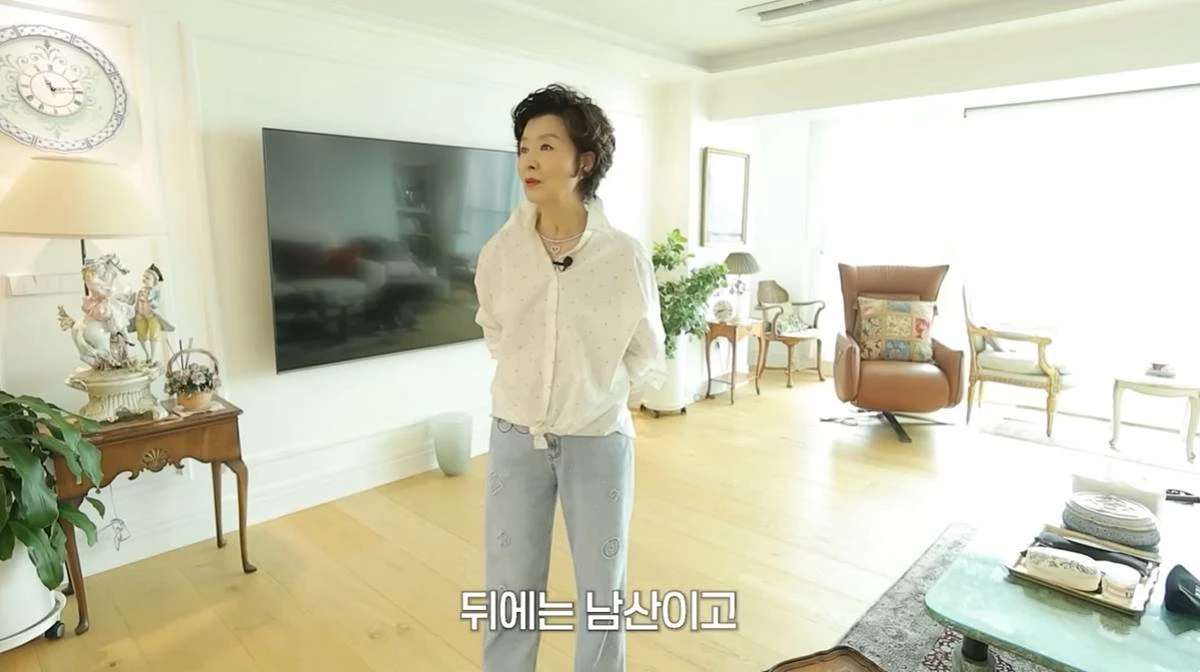 한강뷰 집 공개한 윤미라 / 유튜브 '윤미라'