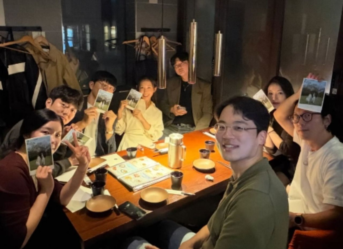 '나는솔로' 31기 순자가 SNS에 올린 단체 축하 사진. / 순자 인스타그램