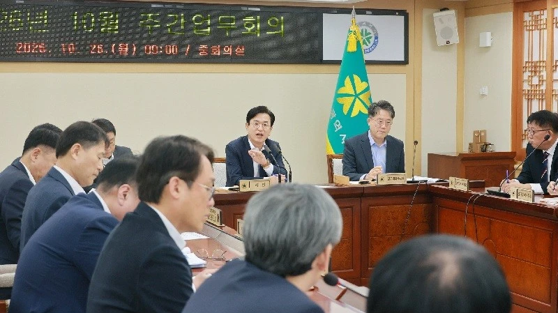26일 주간업무회의를 주재하고 있는 허태정 대전시장/사진=대전시