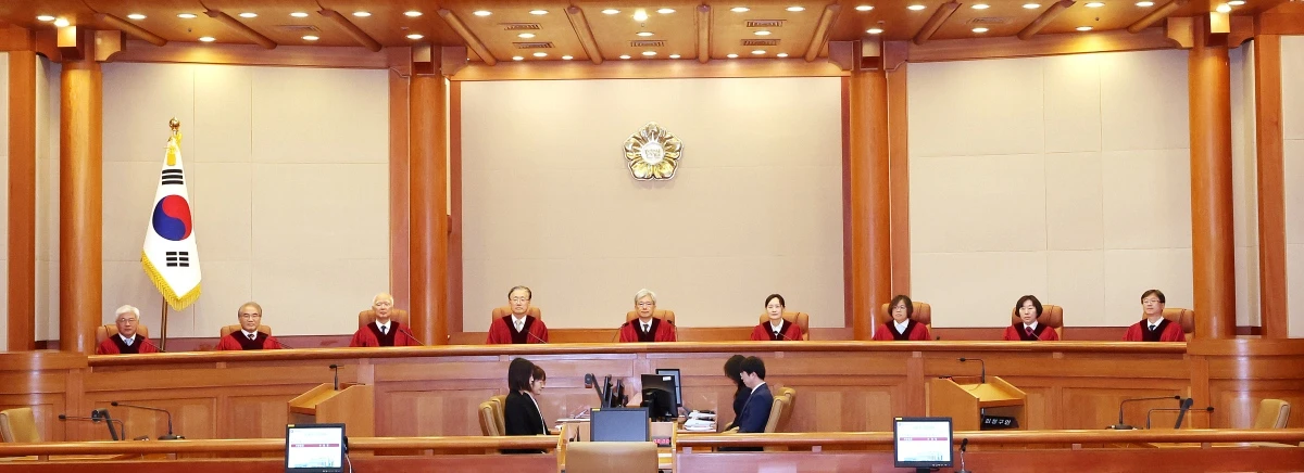 김상환 헌법재판소장을 비롯한 헌법재판관들이 서울 종로구 헌법재판소 대심판정에서 열린 10월 심판사건 선고에 참석해 자리하고 있다. / 뉴스1