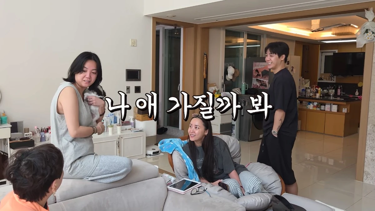 고은아가 가족 유튜브 채널 '방가네'에서 임신을 고민하는 이유를 설명하고 있다. / 유튜브 '방가네'