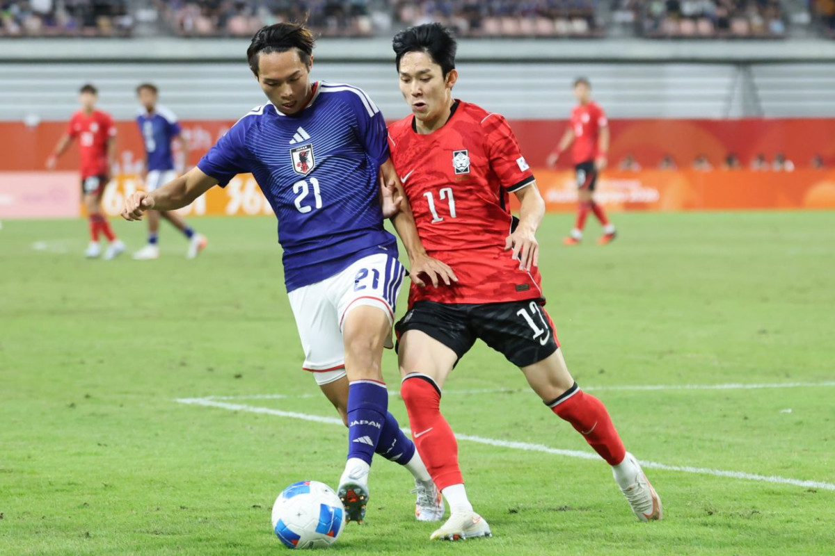 지난 3월 3일 일본 아이치현 도요타 스타디움에서 열린 2026 아이치·나고야 아시안게임 남자 축구 결승전 대한민국과 일본의 경기, 대한민국 양민혁이 볼다툼을 하고 있다. / 뉴스1