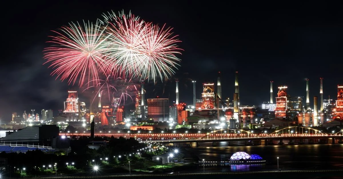‘2026 포항국제불빛축제’가 오는 11월 19일부터 21일까지 예정된 가운데 경북 포항시가 안전관리와 행사 준비에 본격 돌입했다.사진은 지난해 축제 모습/이하 포항시