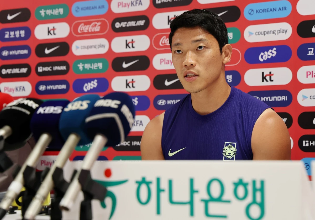 2026 북중미 월드컵에 출전하는 대한민국 축구 국가대표팀 황희찬이 지난 6월 멕시코 과달라하라 인근 사포판에 위치한 치바스 바예 베르데에서 인터뷰를 하고 있다. / 뉴스1