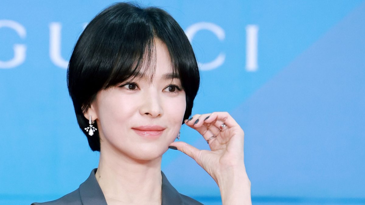  노폐물 배출에 최고… '연예계 대표 동안' 44세 송혜교가 10년간 꾸준히 한 '이 운동'