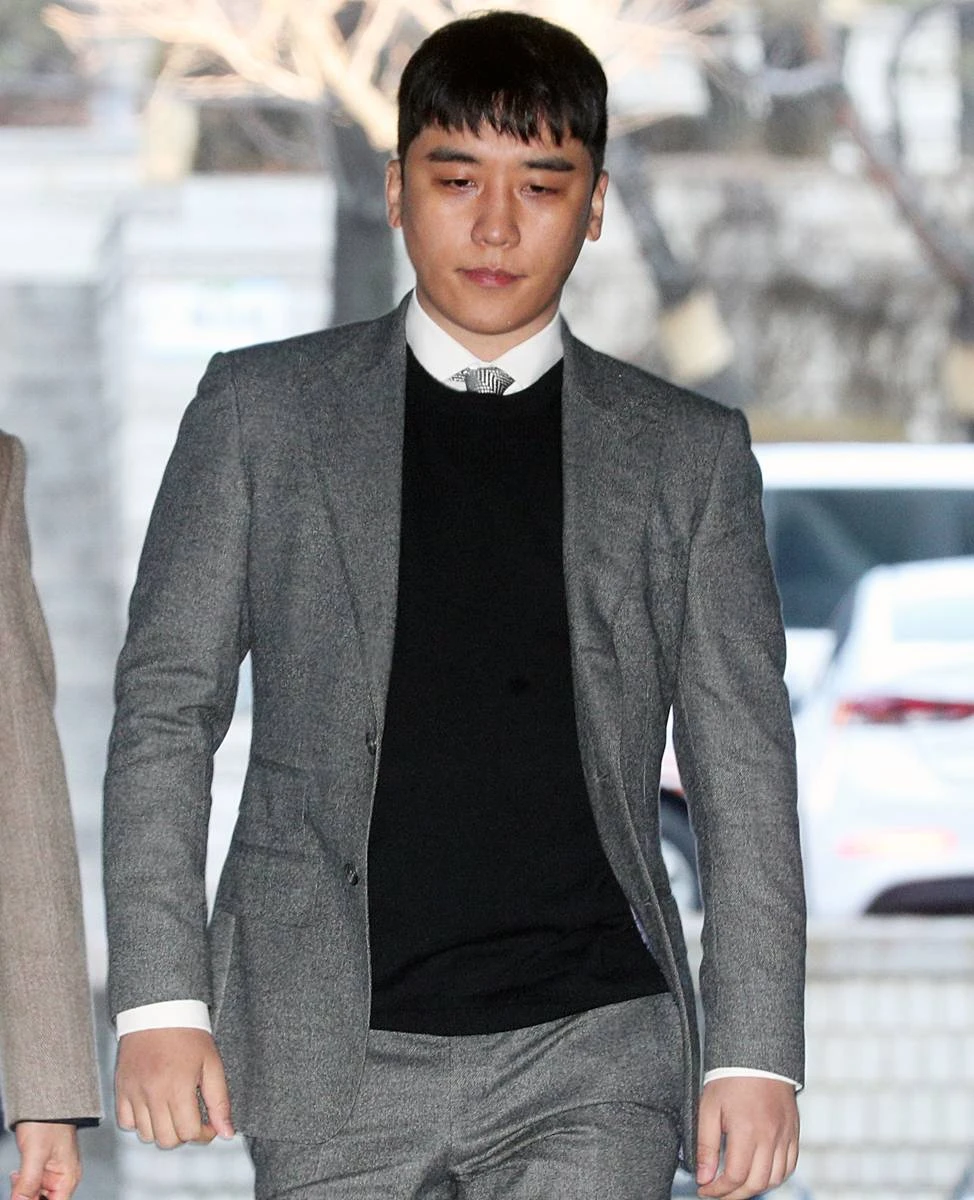 사진은 2020년 1월 13일 서울중앙지방법원에서 열린 구속 전 피의자심문(영장실질심사)에 출석하는 승리 / 뉴스1