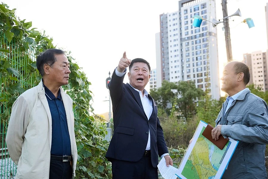 정덕영 양주시장(가운데)