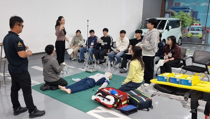 구급대원 업무 범위 특별교육 하는 모습