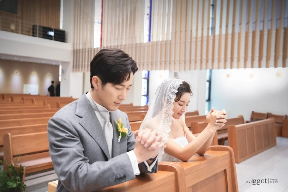 이완-이보미 결혼 사진. /. 스토리제이컴퍼니 제공