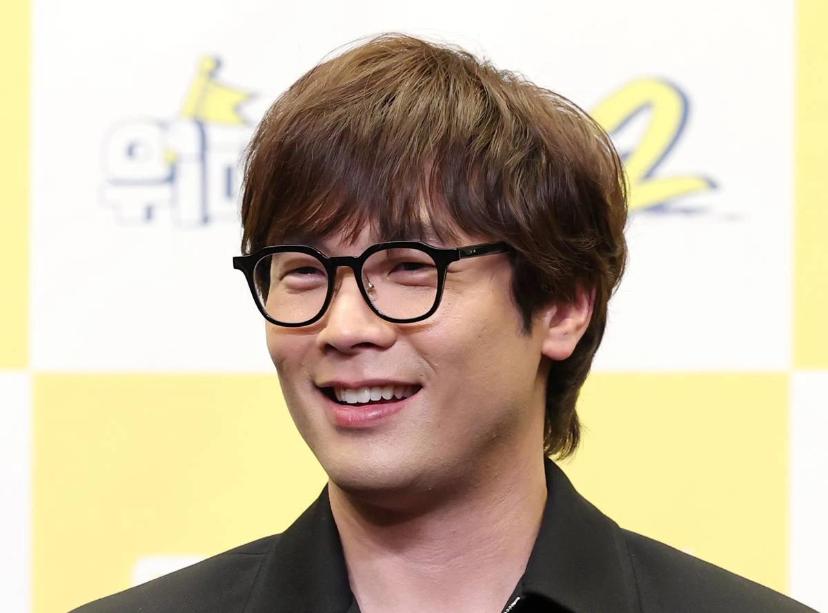 배우 최다니엘이 지난해 4월 8일 오후 서울 마포구 상암동 스탠포드호텔에서 열린 MBC every1 '위대한 가이드2' 제작발표회에 참석해 인사말을 하고 있다 / 뉴스1