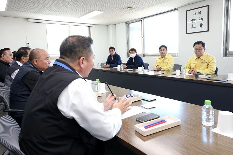 ㈜명성 송포차고지를 방문해 현장 의견을 청취하고 있는 모습