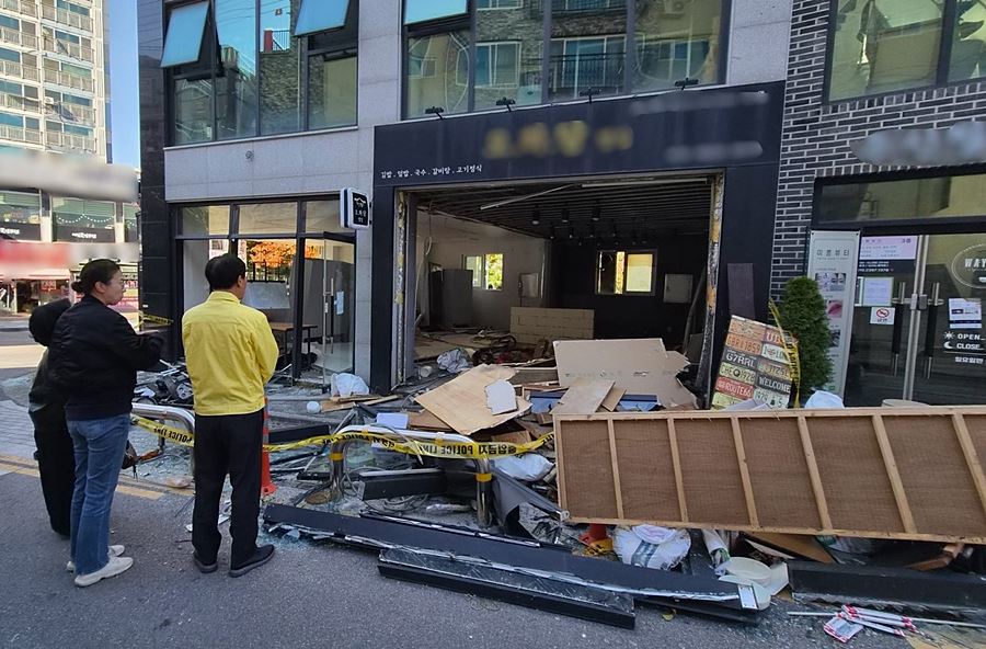 마전동 가스 폭발 현장 찾은 김진규 검단구청장…"부상자 쾌유 기원"