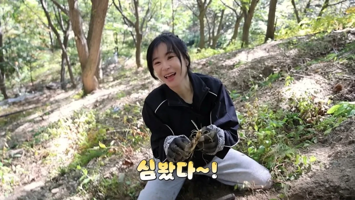 최강희가 '심봤다'를 외치는 모습. / 유튜브 '나도최강희'