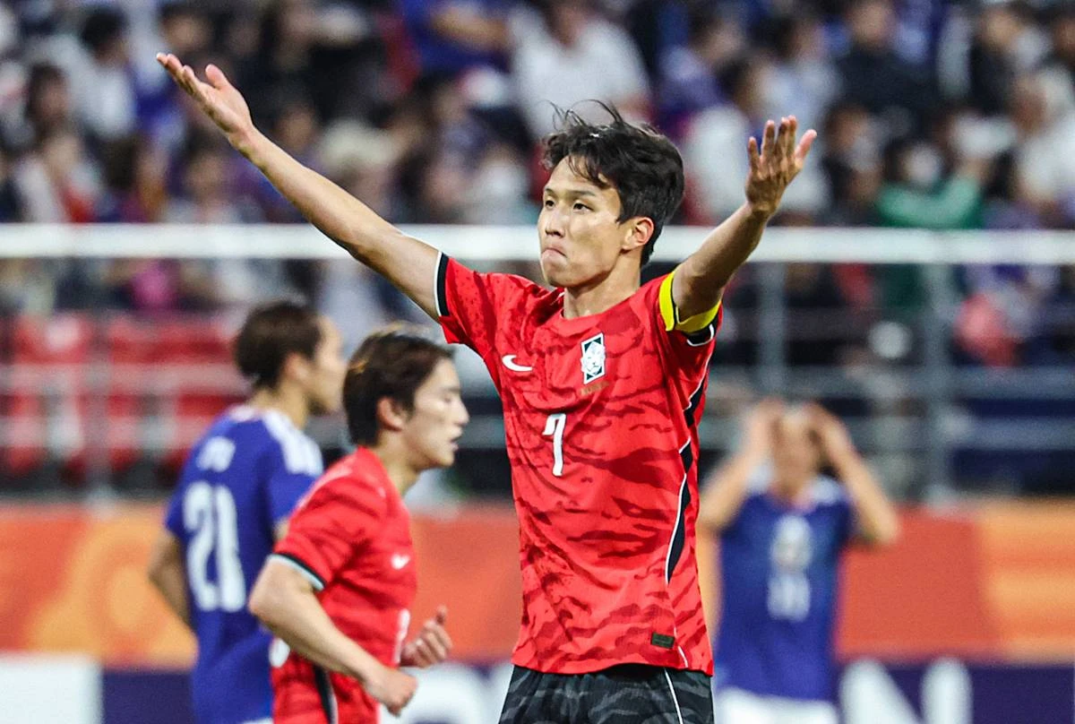 지난 3일 일본 아이치현 도요타 스타디움에서 열린 2026 아이치·나고야 아시안게임 축구 결승전 대한민국과 일본의 경기, 대한민국 엄지성이 골을 넣고 기뻐하고 있다 / 뉴스1
