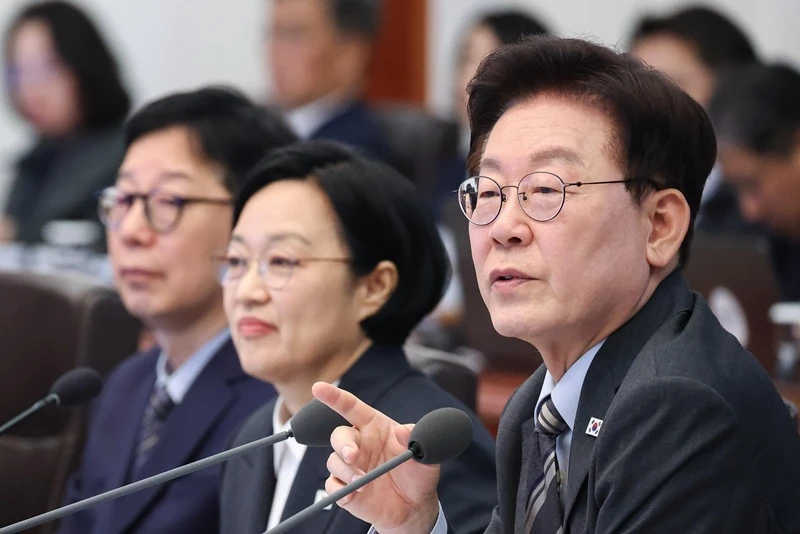 국무회의에서 발언하는 이재명 대통령 / 뉴스1