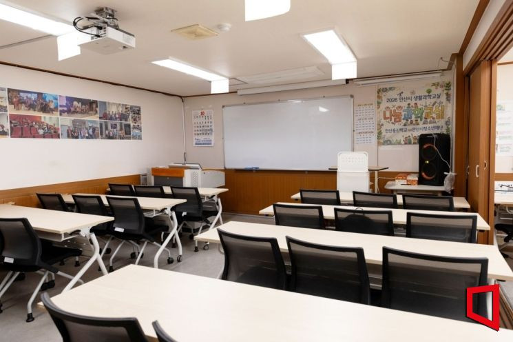 한샘이 공간을 개선한 안산용신학교 교실 모습. / 한샘 제공