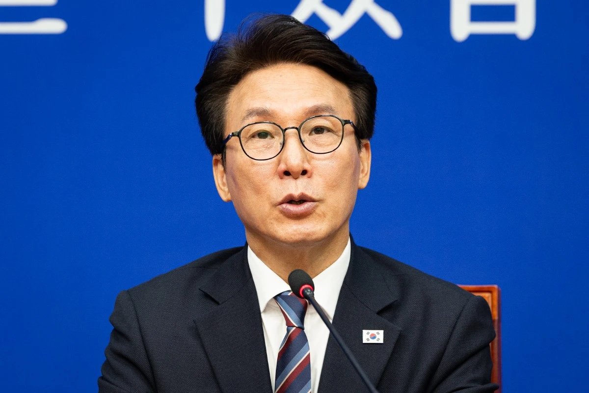 김민석 더불어민주당 대표가 30일 서울 여의도 국회에서 열린 최고위원회의에서 발언하고 있다. / 뉴스1