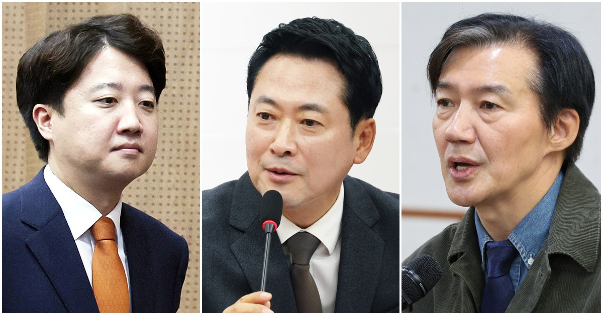 왼쪽부터 이준석 개혁신당 의원, 장동혁 국민의힘 대표, 조국 조국혁신당 혁신정책연구원 원장. 대학생들이 호감을 느끼는 국내 정치인에 관한 여론조사 결과가 30일 나왔다. 한국대학신문은 지난 1일부터 16일까지 전국 대학 재학·휴학·수료생 1000명을 대상으로 '2026 대학생 의식조사'를 실시했다. 해당 조사에는 정치인 호감도 조사도 포함돼 있었다. 이번 조사에서 호감도 상위권에는 여야 정치인이 고르게 포함됐으며 특정 인물에 대한 호감이 압도적으로 집중되지는 않았다고 한국대학신문은 설명했다. / 뉴스1