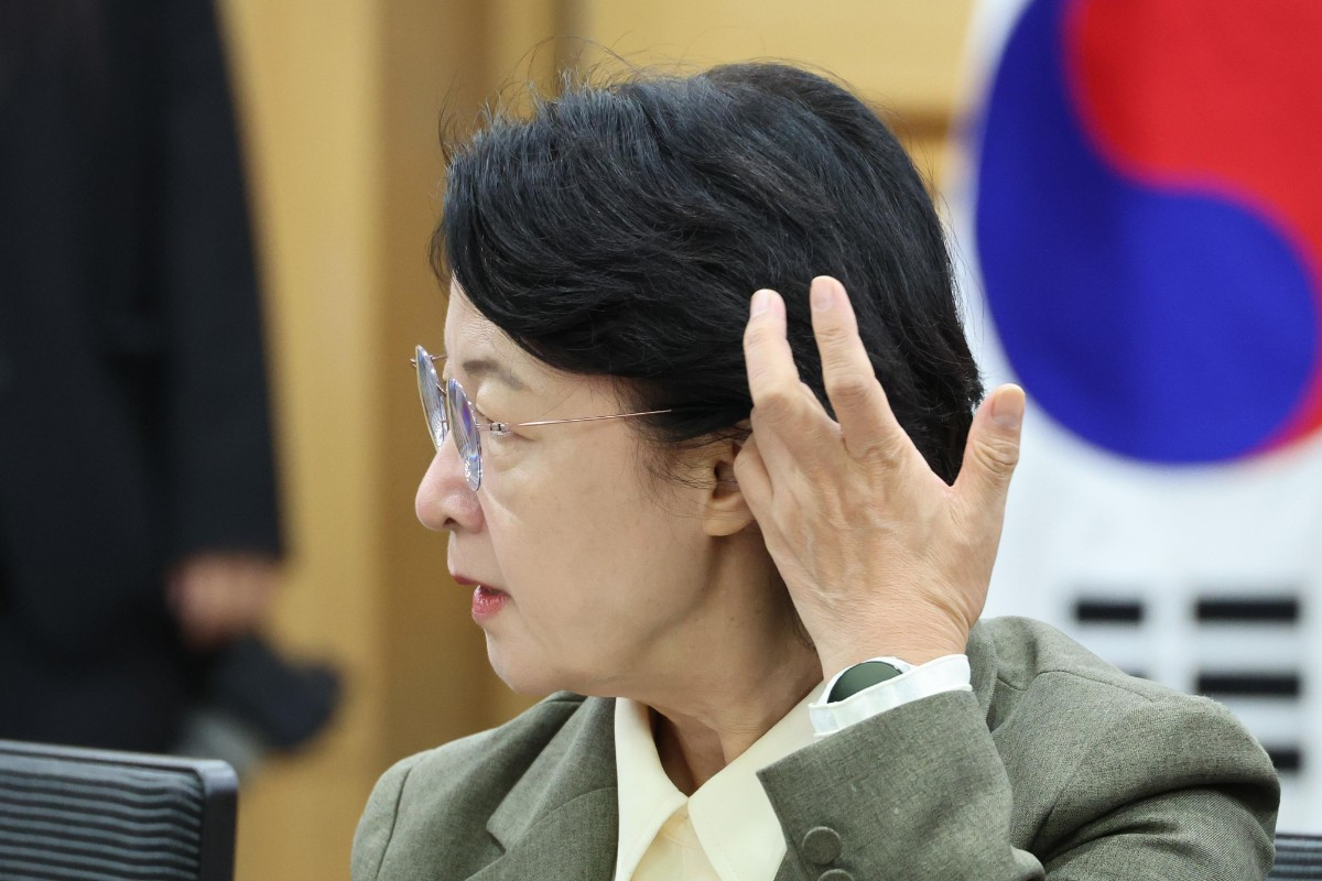 ‘추미애가 사퇴해야 할까 안 해도 될까’ 1000명에게 물었더니...
