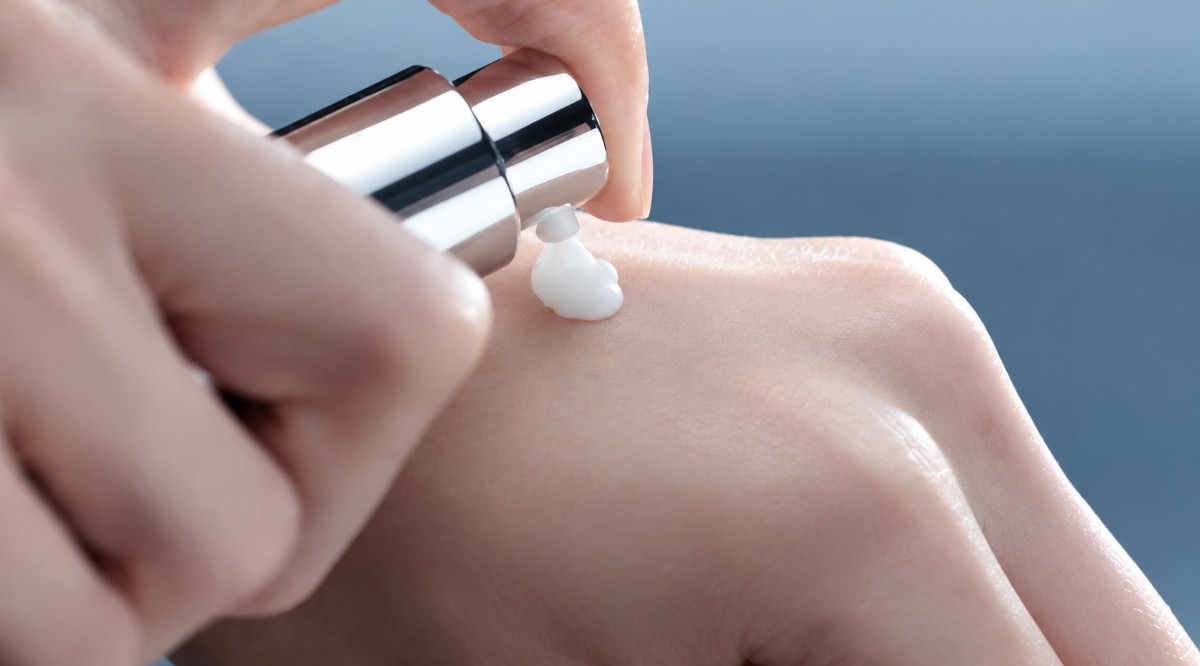 종근당 '더마그램 피디알엔 크림(Dermagram PDRN Cream)' 광고 영상을 캡처한 사진.