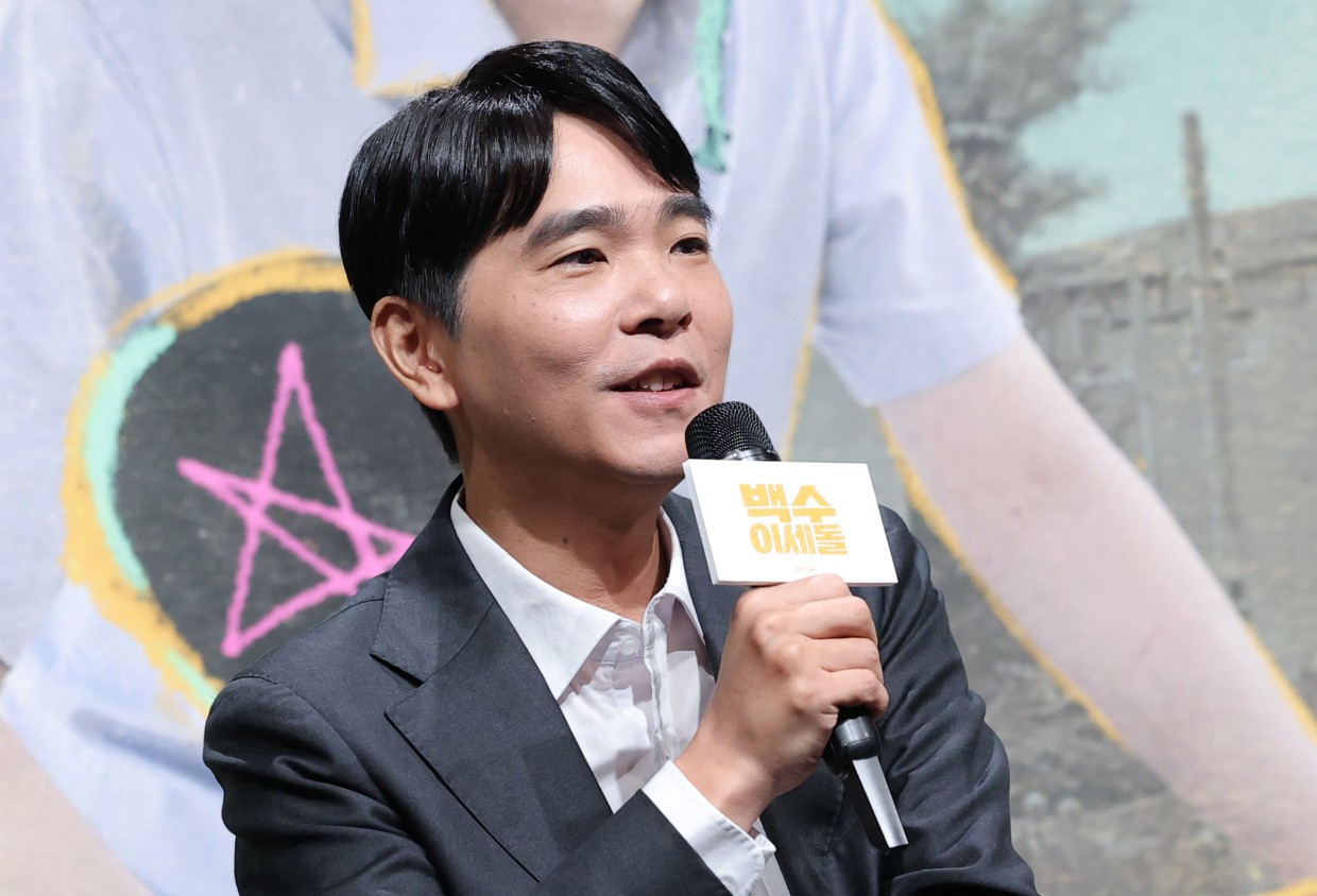 ‘백수 이세돌’ 이세돌, 파티 중인 수영장서 정장 입고 표류하다…4시간 청소 완수