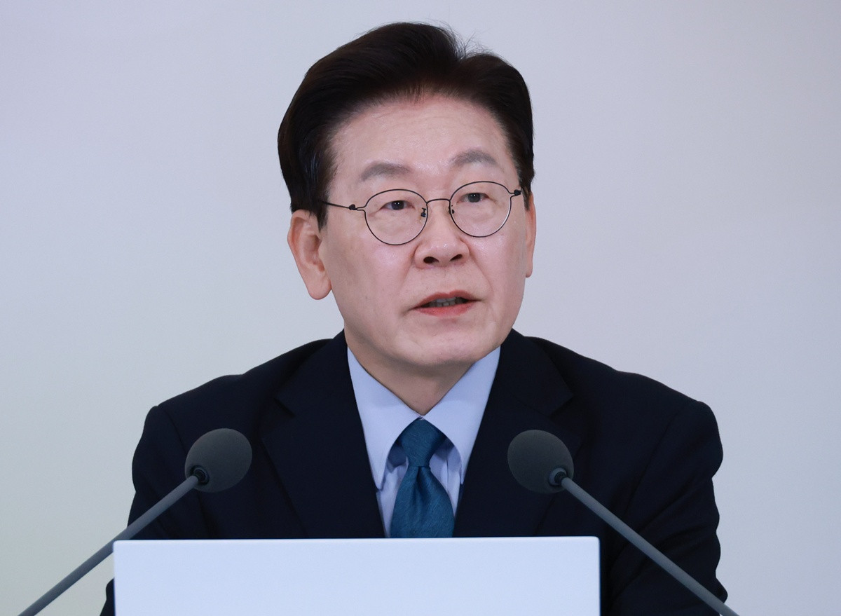 “과잉 우대…극우 선동의 빌미될 수도” 이 대통령이 SNS에 올린 장문의 글
